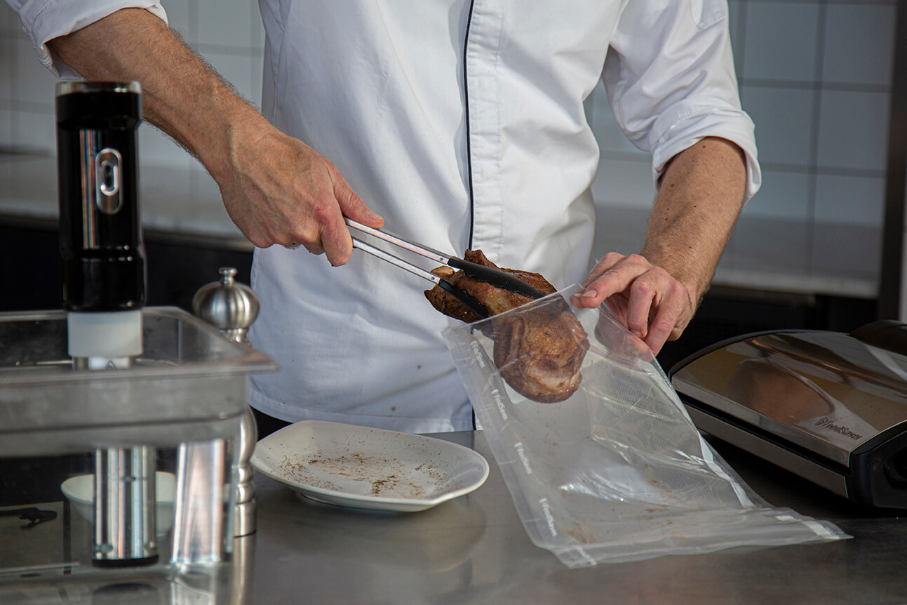 [Translate to Italiano:] bereiding-sous-vide-kalfsvlees